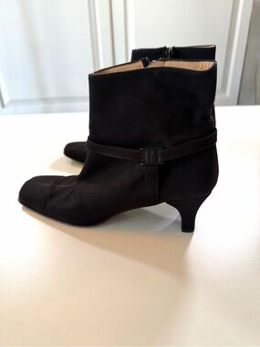 Vintage Salvatore Ferragamo Boutique Black Ankle Boots 6.5B Italy Belted + Zip